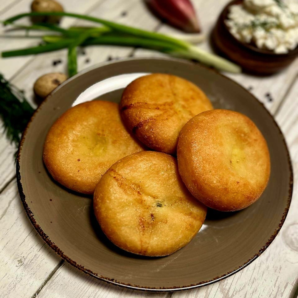 осетинские с курицей и сулугуни